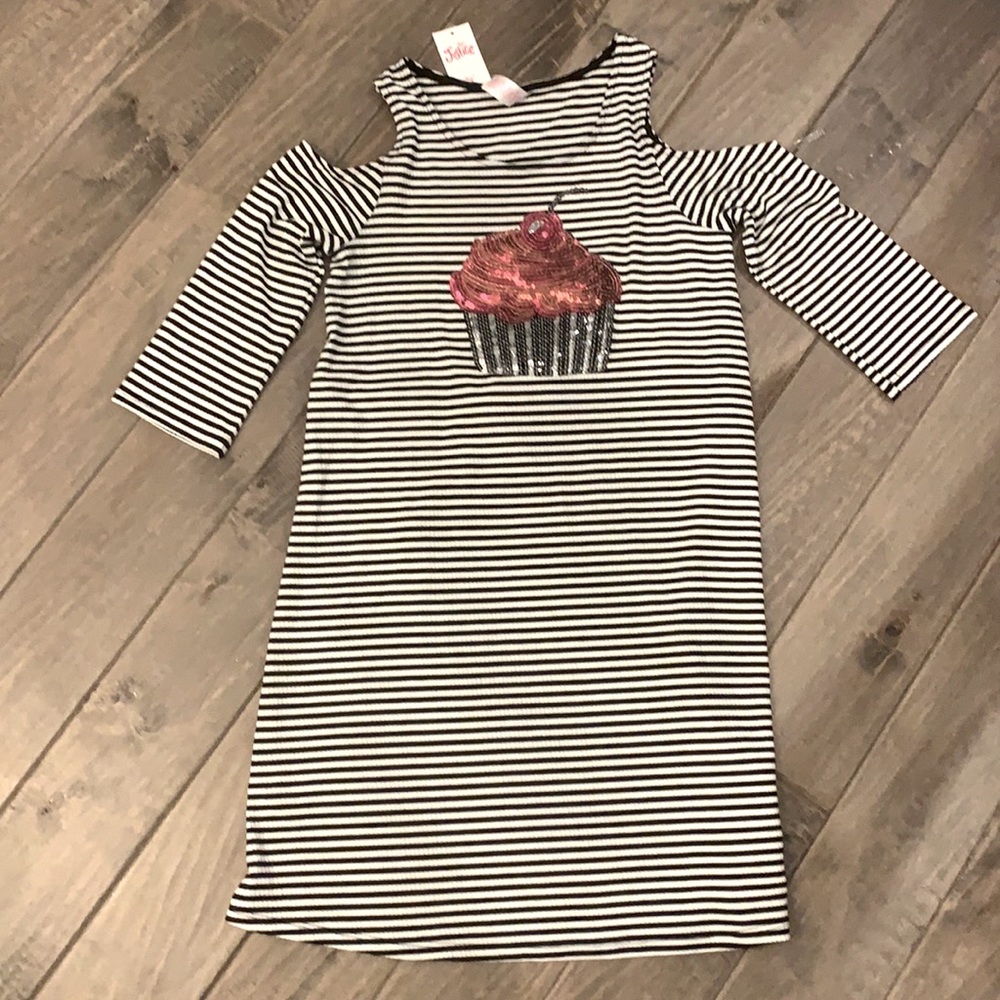 Girls dress with sequins. Brand New!